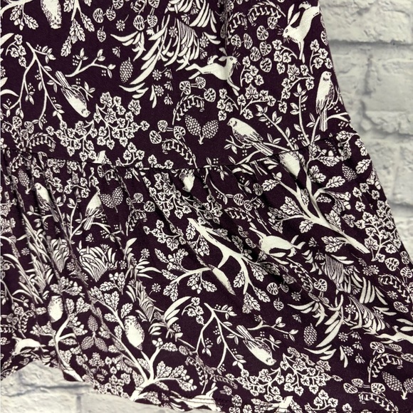 Old Navy Rabbit Forest Print Women's Top Small - Picture 2 of 6